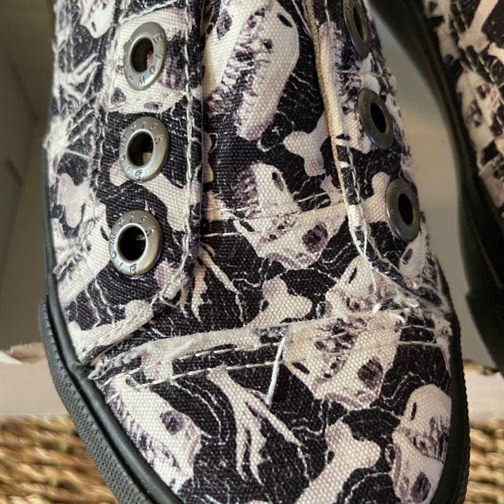 Blowfish Malibu Kids Dinosaur Print Bones Black and White Kids Loafers 1 NWT - Picture 4 of 14
